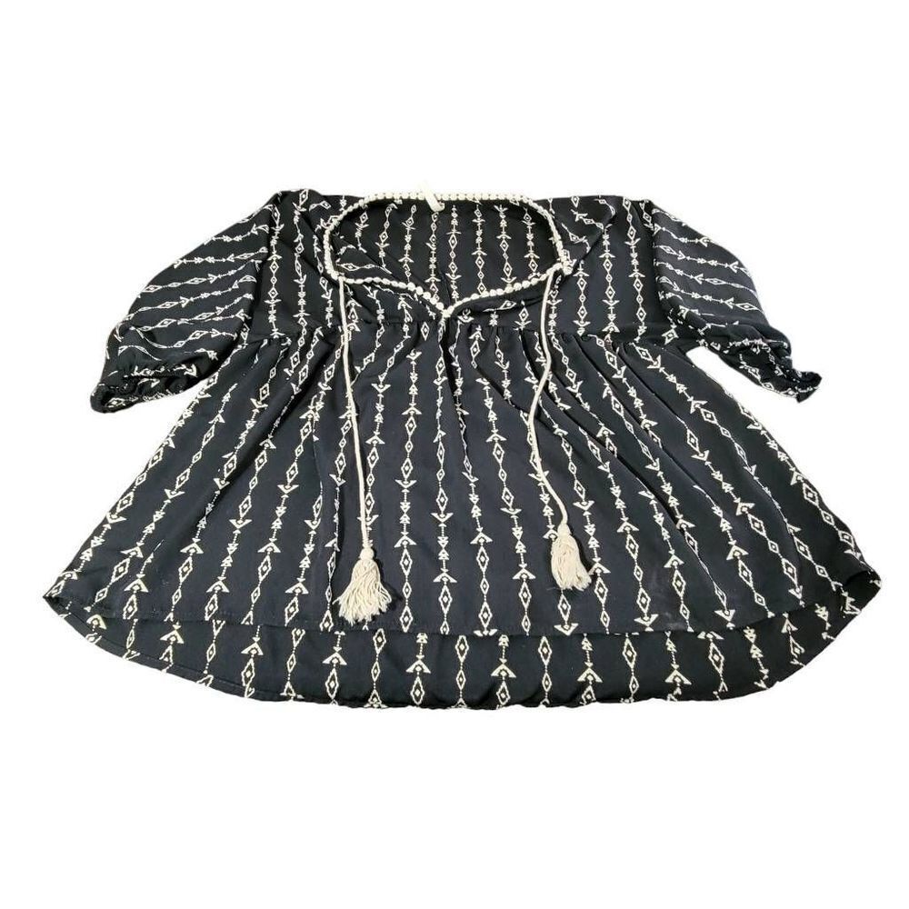 Tria Tria + Black and White Boutique Women's Blouse Size Large
